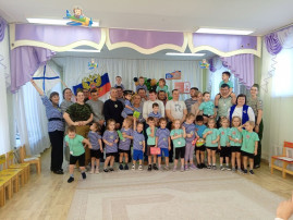 Спортивный праздник «А я в армию пойду, пусть меня научат!» Спортивный праздник «А я в армию пойду, пусть меня научат!».